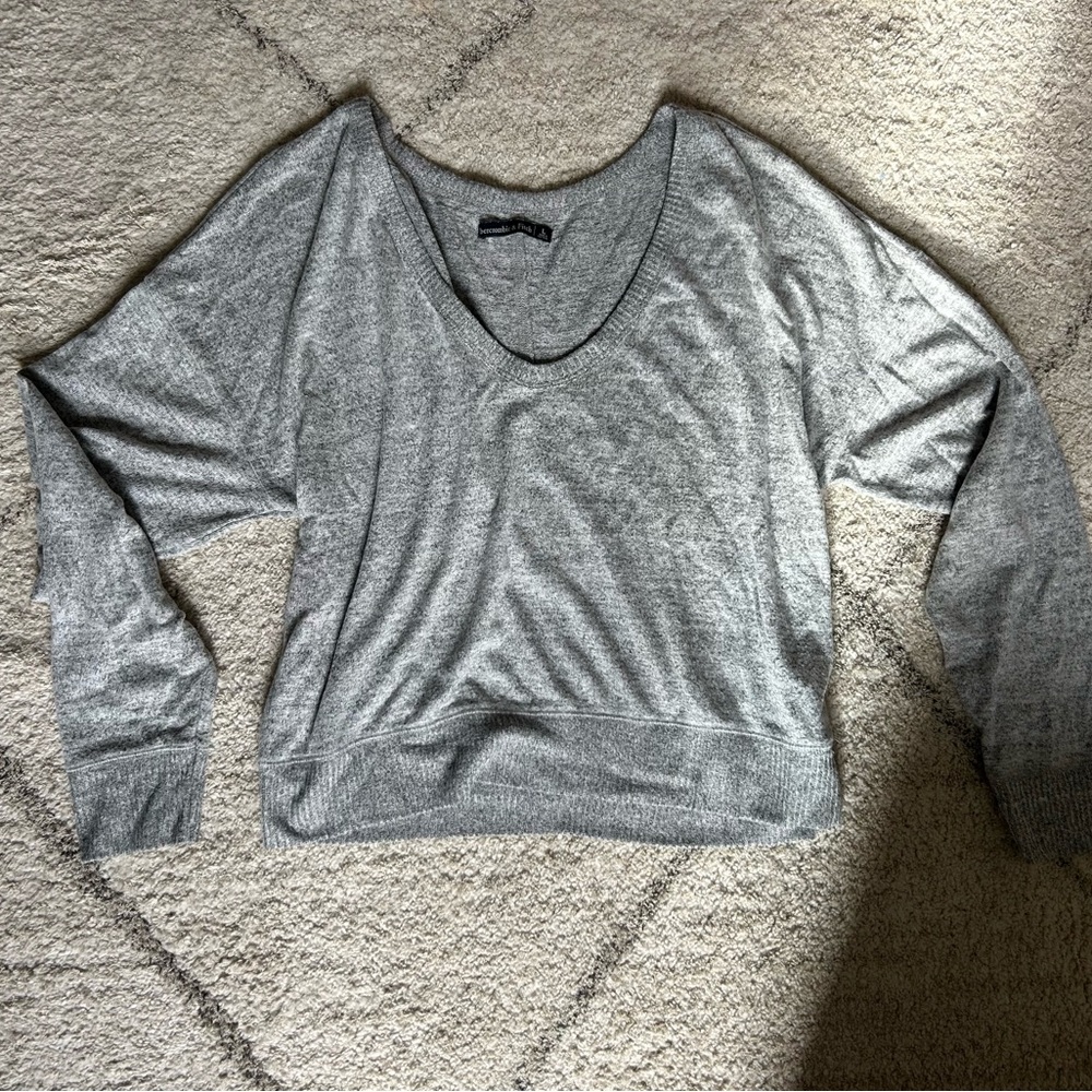 Abercrombie & Fitch Heather Gray Sweater